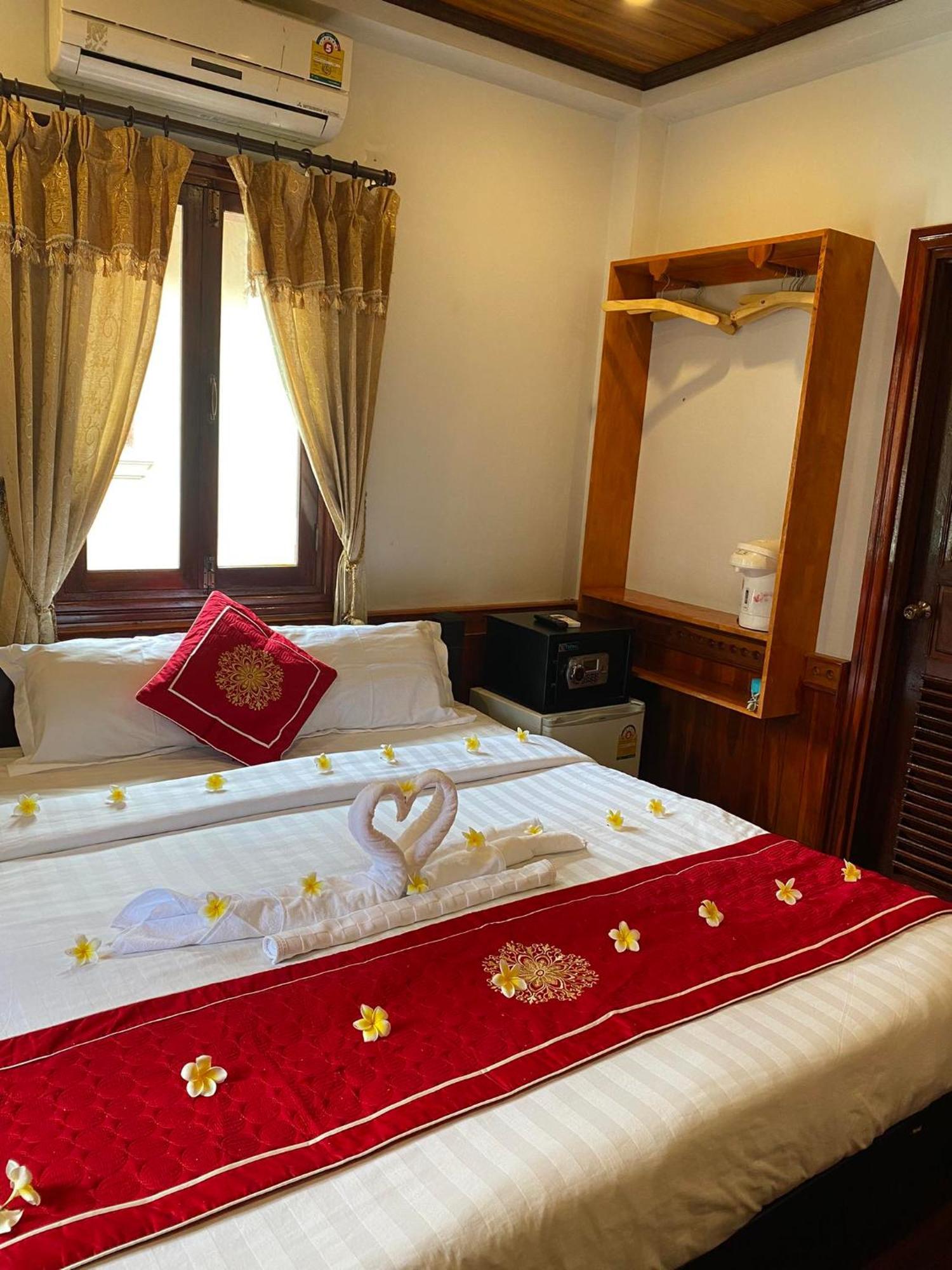 Golden Lotus Boutique Hotel Luang Prabang Exterior photo